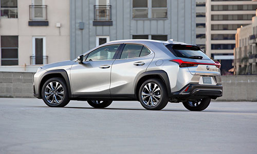 Lexus UX 2019 ra mắt, đối đầu BMX X2, Audi Q3