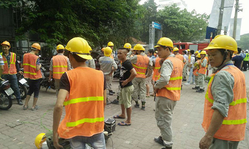 Video: Hiện trường vụ cháy công trình BV Việt Pháp, công nhân chạy tán loạn