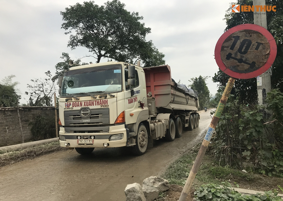 Con đường 'đau khổ cõng' hàng trăm lượt xe xi măng Xuân Thành mỗi ngày