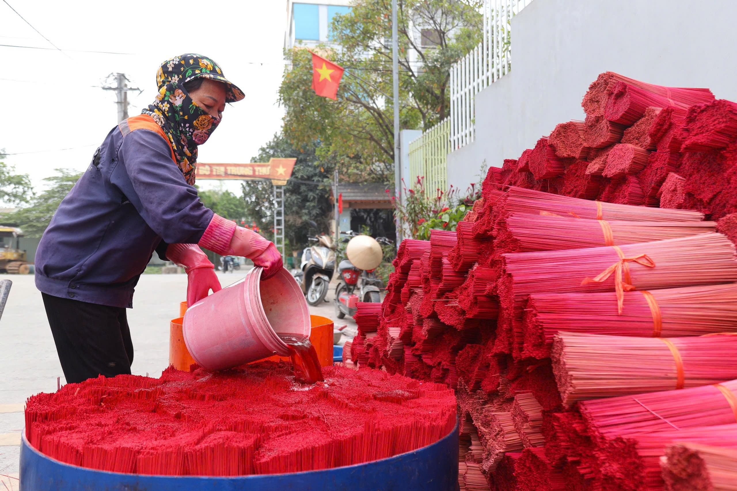 Làng hương cổ ở Hà Nội tất bật hàng Tết