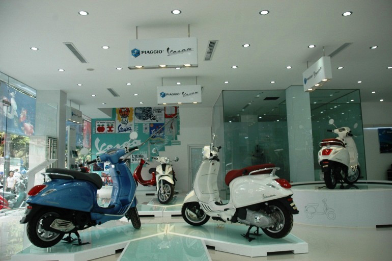 Cận cảnh showroom đẳng cấp nhất Việt Nam của Piaggio