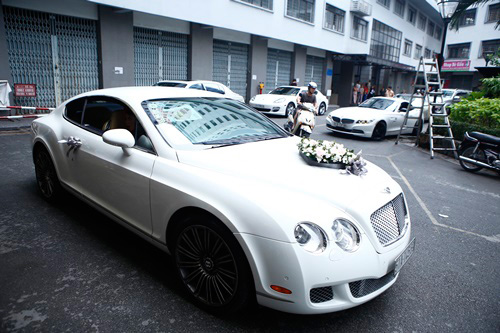 Bentley 10 tỷ rước Trà My Idol về nhà chồng