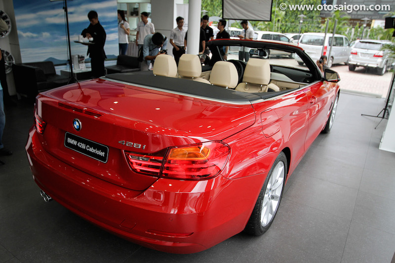 Cận cảnh BMW 428i mui trần gần 3 tỷ trình làng VN