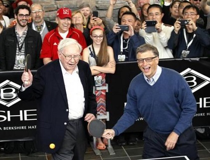 Tỷ phú Bill Gates, Warren Buffett “quậy” tưng bừng tại triển lãm