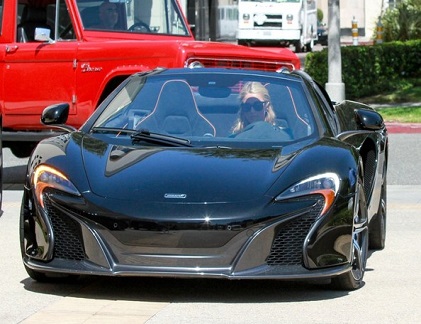 Nữ hoàng scandal Paris Hilton tậu siêu xe McLaren 650 Spider