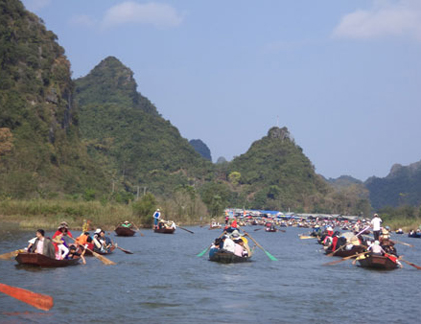 Khai hội chùa Hương: thịt thú rừng nhan nhản, dịch vụ chặt chém