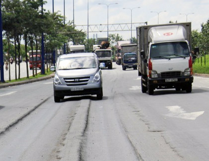 Những con đường nghìn tỷ vừa khánh thành đã sụt lún, hư hỏng