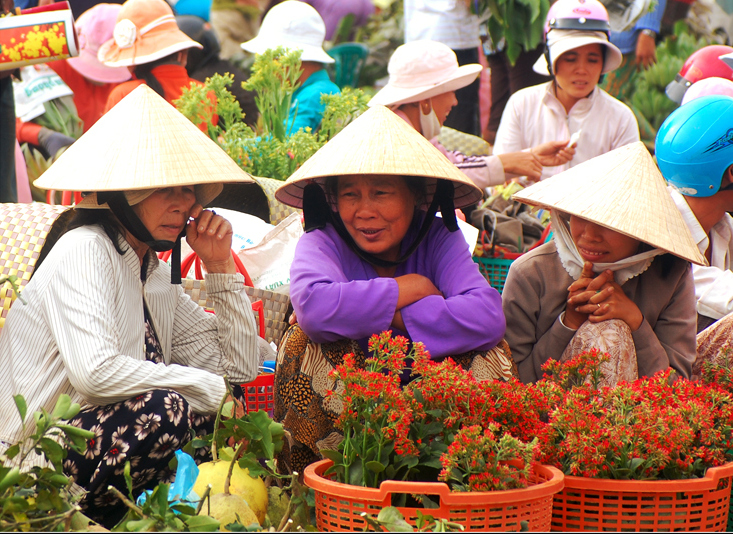 Thú vị so sánh sắm Tết thành thị và nông thôn