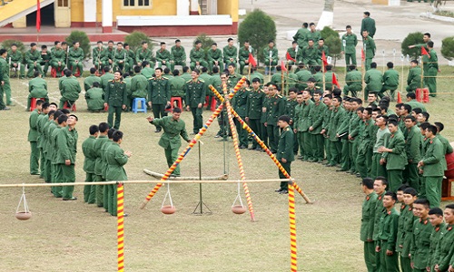 Bộ đội Việt Nam chơi gì ngày Tết?