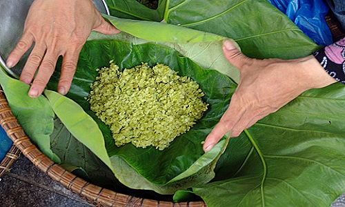 Cốm Trung thu bán tràn vỉa hè, chọn sao cho “chuẩn”