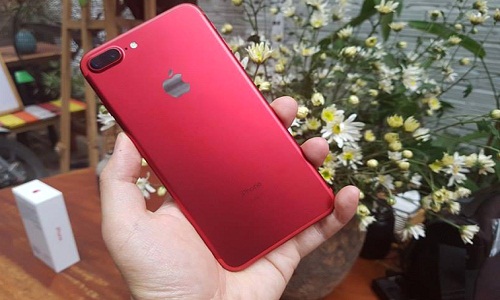 Hàng “nóng” iPhone 7 Plus đỏ vừa về Hà Nội có gì độc?