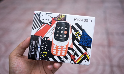 Mở hộp Nokia 3310 giá hơn một triệu đồng vừa bán ở Việt Nam