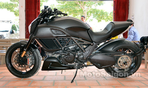 Ducati Diavel 2015 nhập nguyên chiếc đầu tiên tại Sài Gòn