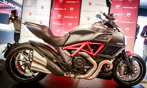 Ducati Diavel 2015 trình làng Việt Nam giá từ 670 triệu