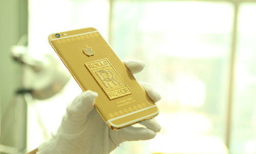 Ngắm iPhone 6 Plus đúc logo Rolls-Royce vàng ròng tại Việt Nam 