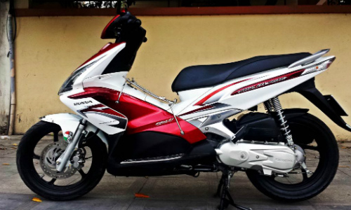 Honda AirBlade Thái chính hãng giá bao nhiêu ở VN?