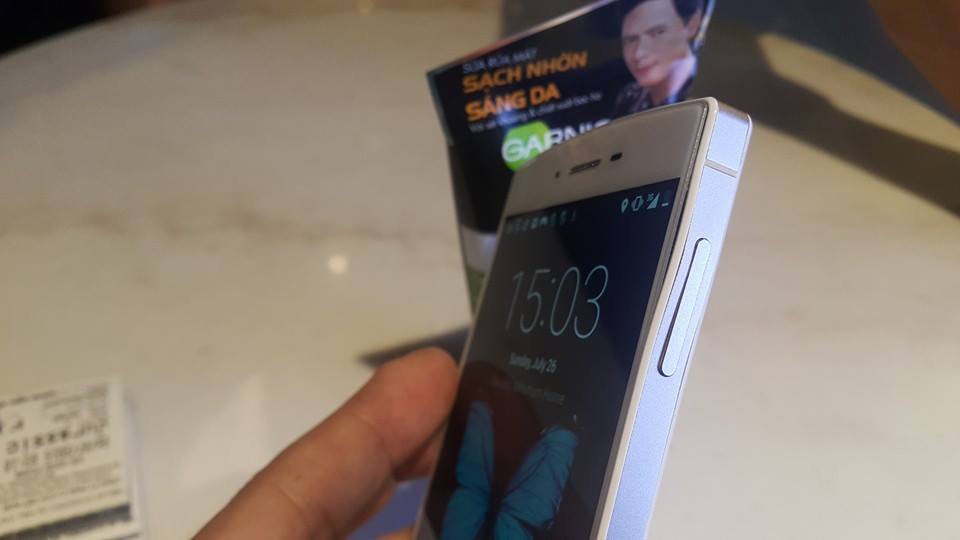 Siêu phẩm Bphone cũng bị "bệnh" cong như iphone 6