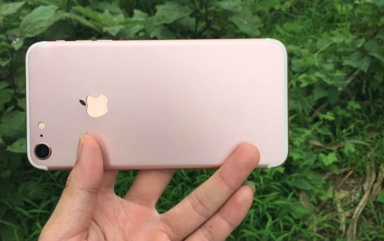 Loạt ảnh rõ nét rò rỉ khiến bạn chết mê iPhone 7