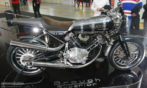 Siêu mô tô dị Brough Superior SS100 giá 1,4 tỷ đồng