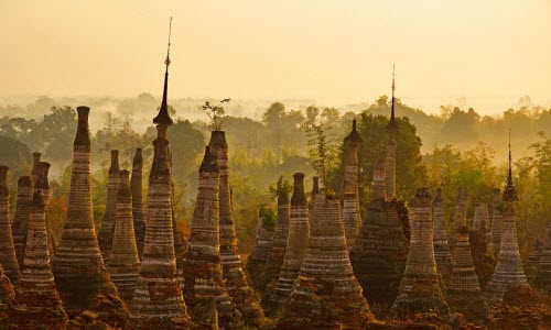 Bên trong ngôi làng có 1.000 tháp cổ ở Myanmar