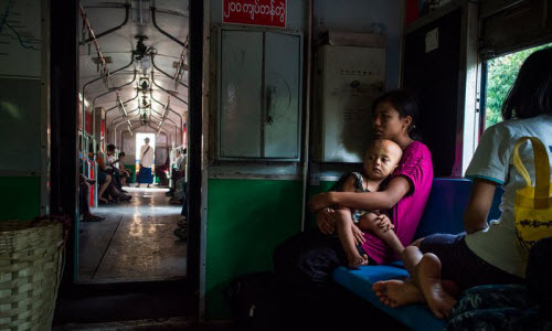 Trải nghiệm thú vị trên tàu hỏa đi quanh thành phố Yangon