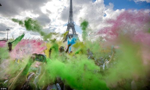 Tưng bừng lễ hội sắc màu Colour Run 2016 ở Paris