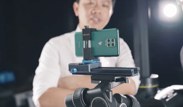 Camera ẩn dưới màn hình: Vsmart “gọi”, chưa ai trả lời