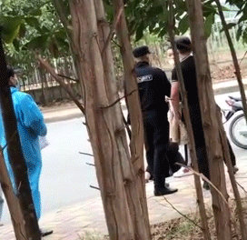 Bị ăn đấm vì... “tẩn” vợ giữa đường