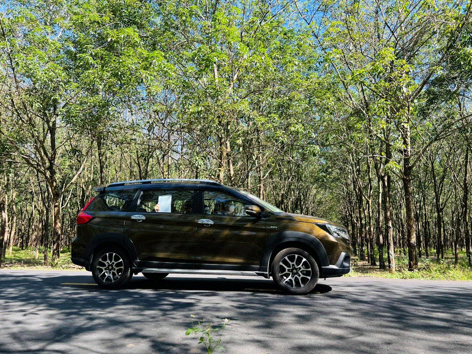 Suzuki gắn bó với gia đình ảnh Đảng từ lúc bắt đầu khởi nghiệp đến tận bây giờ. Suzuki gắn bó với gia đình ảnh Đảng từ lúc bắt đầu khởi nghiệp đến tận bây giờ.