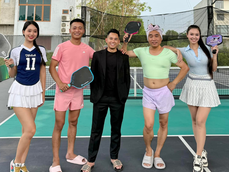 Quang Linh Vlogs nhập hội pickleball, giao diện khiến người nhìn “rén ngang“