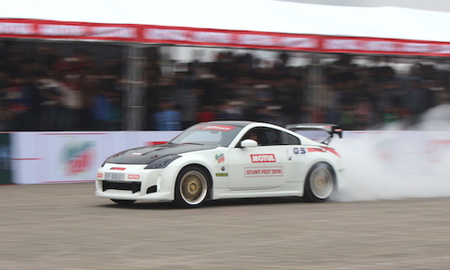 Soi “xế độ khủng” Nissan 350Z chuyên drift tại Việt Nam