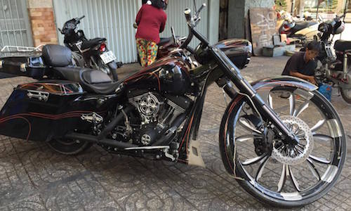 Harley Street Glide độ Bagger độc nhất Việt Nam