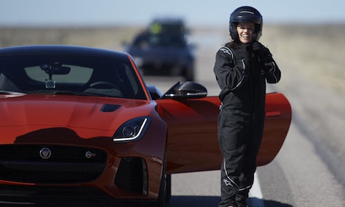 Diễn viên Fast & Furious phóng Jaguar F-Type 323 km/h