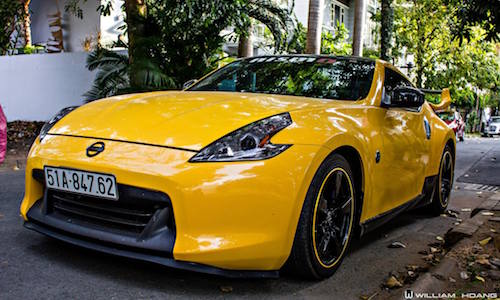 "Xế hộp" thể thao Nissan 370Z hơn 3 tỷ trên phố Việt 