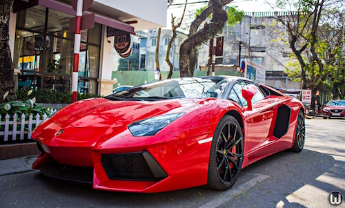 Siêu xe Lamborghini Aventador Roadster 24 tỷ “đại náo” HN