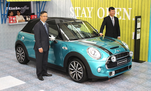 Ngắm xế sang MINI Cooper S Convertible giá 1,9 tỷ tại VN