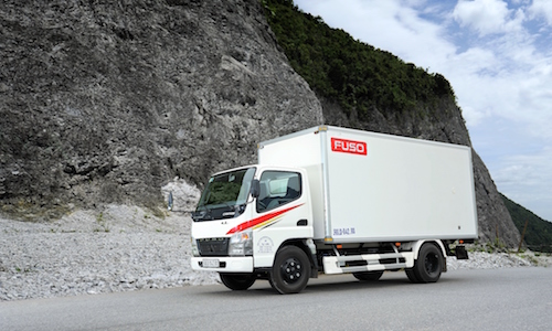 FUSO Việt Nam tặng thùng cho khách mua xe tải Canter