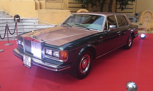 Chạm mặt “hàng hiếm” Rolls-Royce Silver Spirit tại Hà Nội