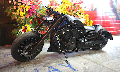 Harley-Davidson V-Rod Muscle “độ siêu khủng” tại Hà Nội