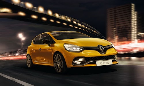 Soi “bé hạt tiêu” Renault Clio RS thể thao giá rẻ