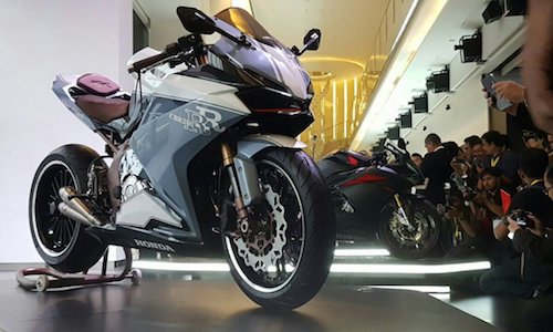 Vừa ra mắt, Honda CBR250RR 2016 đã có bản độ "khủng"