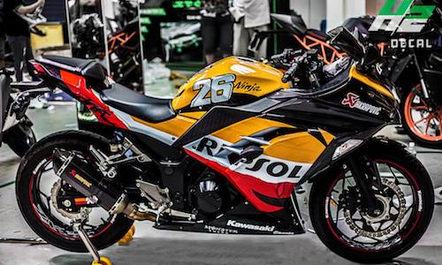 Kawasaki Ninja 300 cá tính hơn khi “khoác áo” Repsol Honda