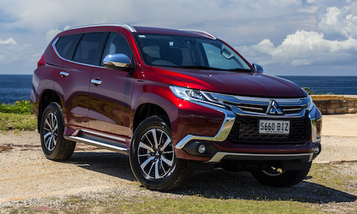 Mitsubishi Pajero có cửa "đấu” Toyota Fortuner tại VN?