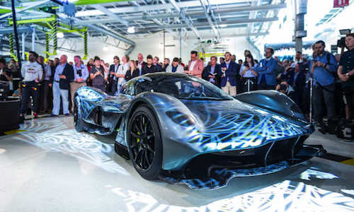 Siêu xe “đại khủng” Aston Martin AM-RB 001 cháy hàng