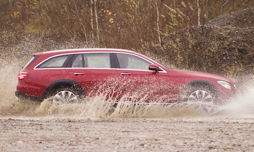 Mercedes E-Class All Terrain "chơi" địa hình cực đỉnh