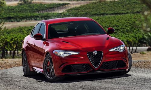 “Chốt giá” 858 triệu, Alfa Romeo Giulia có gì để đấu BMW?