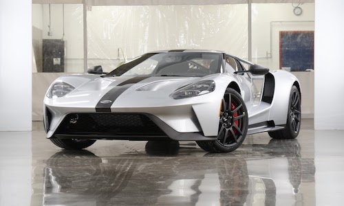 Vừa bán ra, siêu xe Ford GT đã có phiên bản “siêu nhẹ“