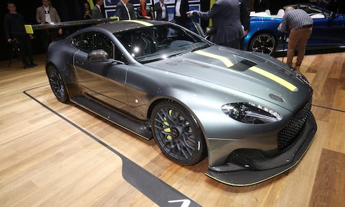 Aston Martin gây “choáng” với siêu xe đua Vantage AMR Pro