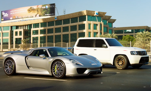 Nissan Patrol cho siêu xe Porsche 910 Spyder “ngửi khói“