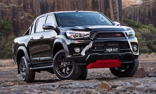 Bán tải Toyota Hilux TRD “siêu ngầu” chốt giá 1,02 tỷ